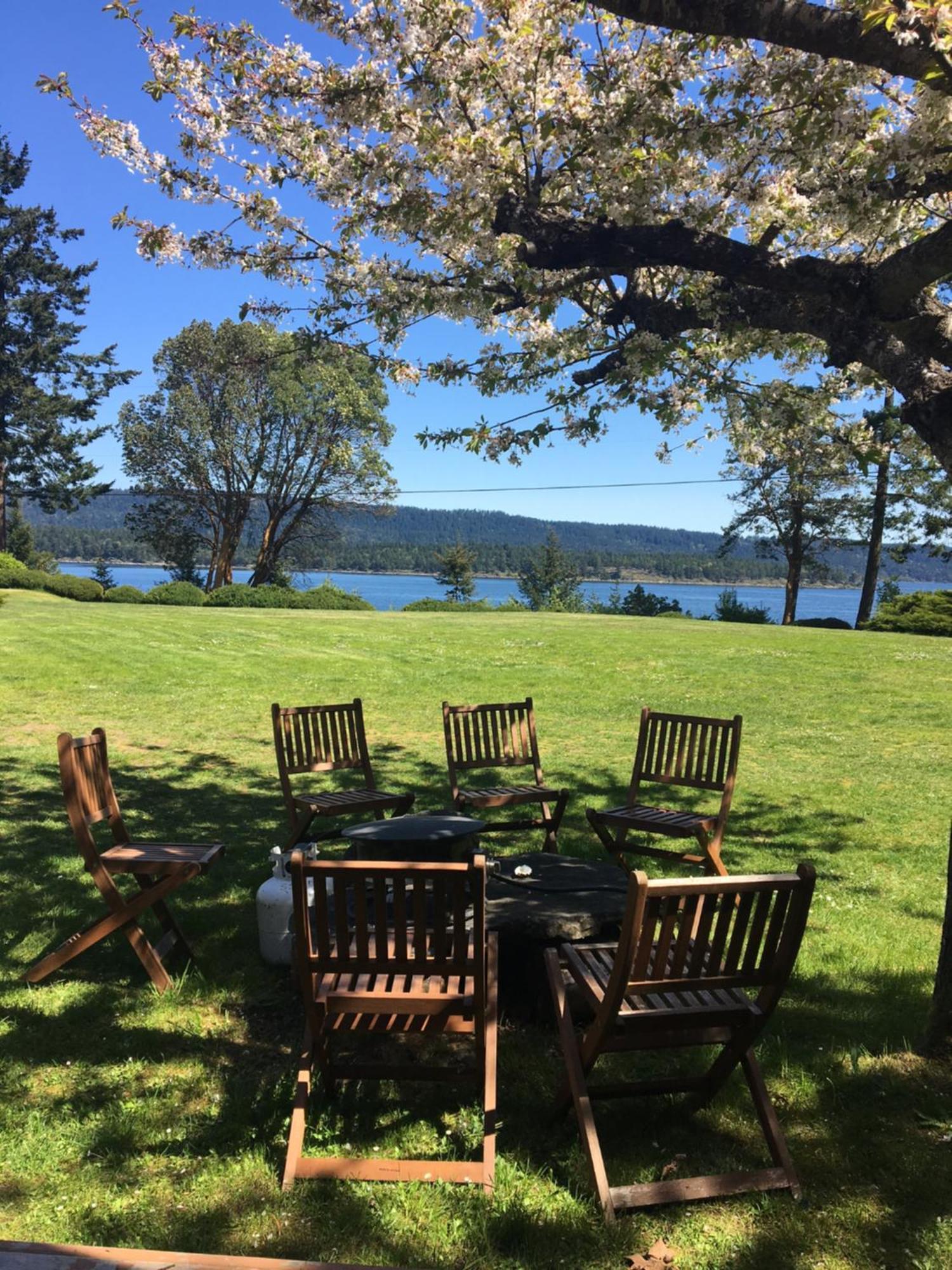 Mineral Springs Resort Saltspring Island 外观 照片